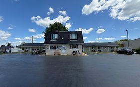 Perth Plaza Inn & Suites